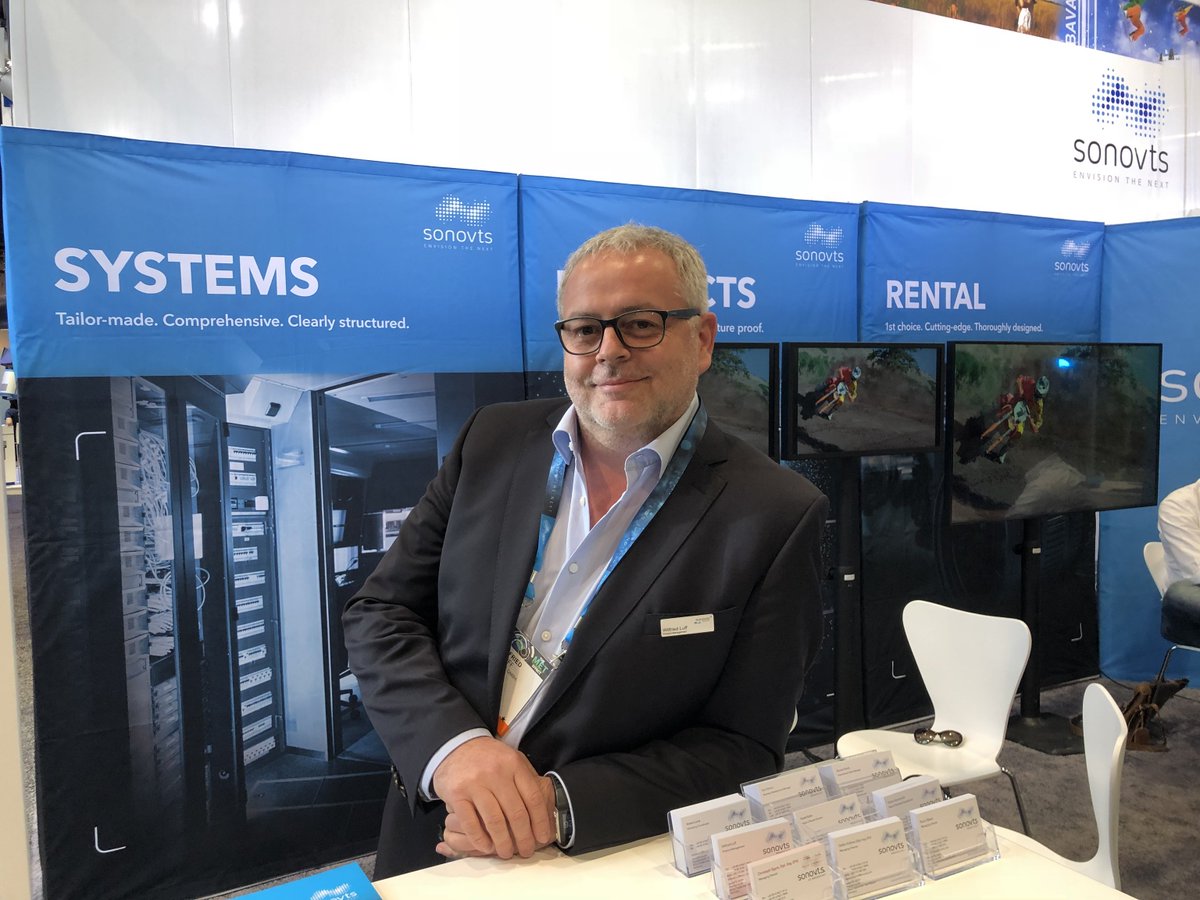 SONOVTSMEDIA's tweet photo. It might be the last day of @NABShow but our head of marketing #WilfriedLuff is still excited to show you the #HDQLine with #HDR preview supporting #S-LOG3 #HLG and #PQ #NABShow #myNAB2018 #nabvision https://t.co/SBoqV65H5g