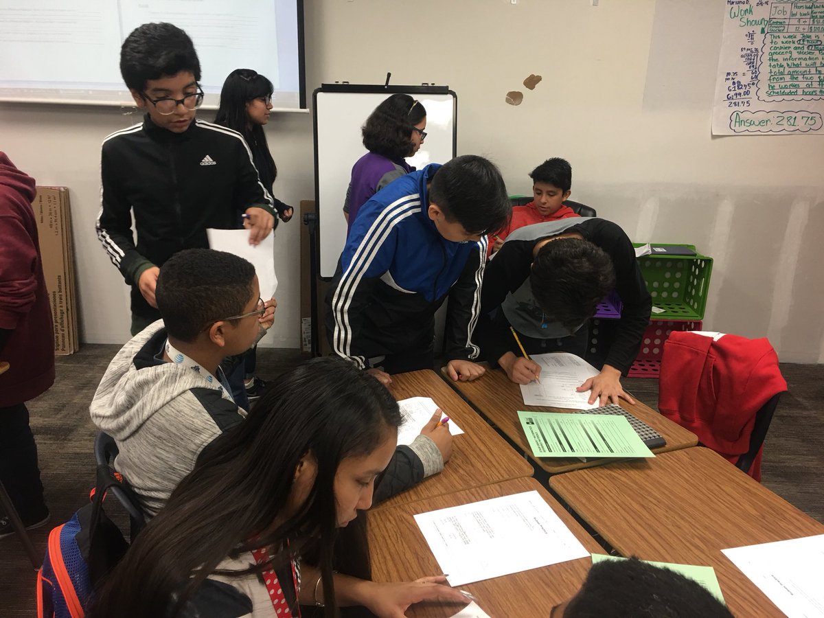 flkhenderson1's tweet image. STEM students surveying each other to find the experimental probability of their favorites: stores, vehicles, fast food joints and clothing stores. #mathmarvel #STEMTASTIC #KMS
