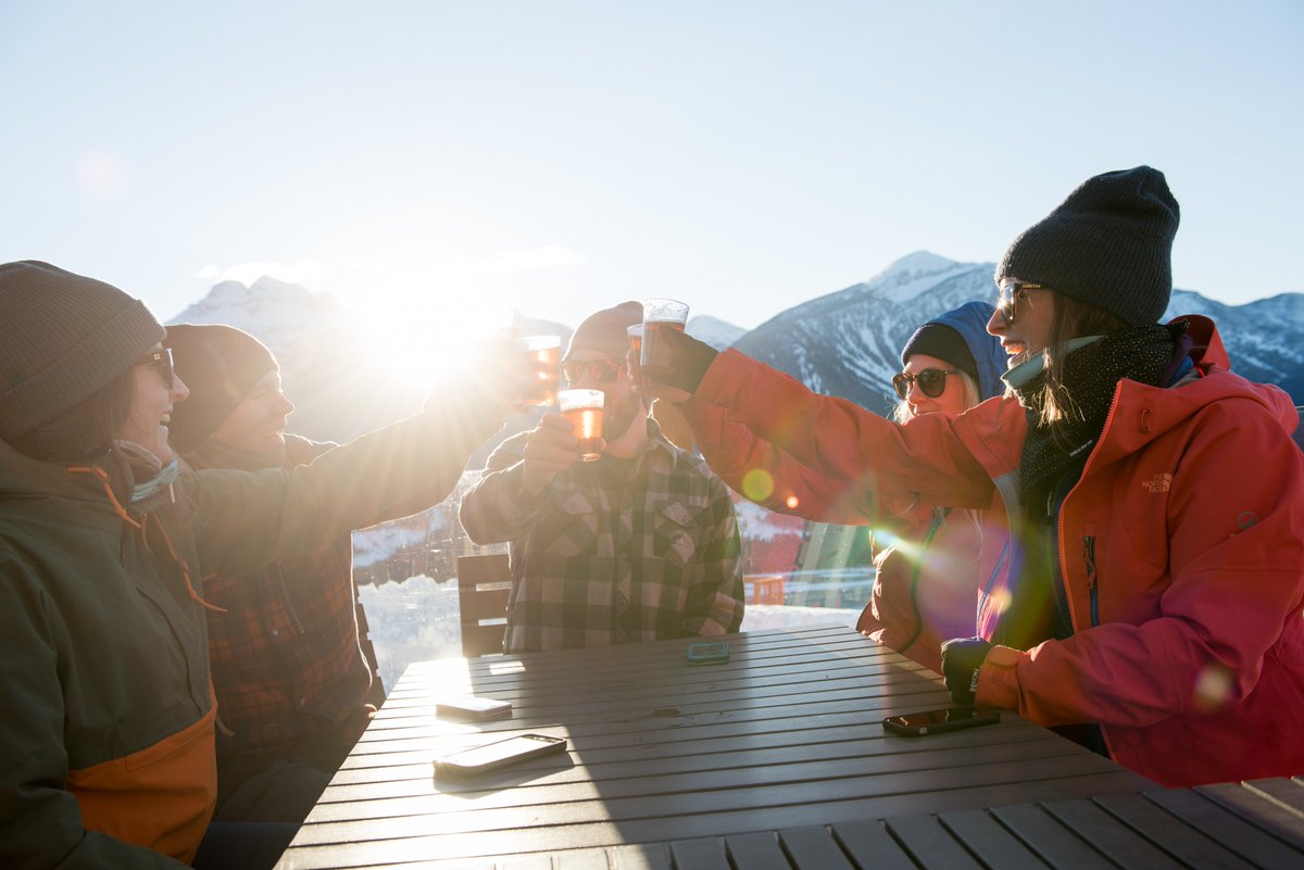 revelstokemtn's tweet photo. Join the festivities this weekend and celebrate another incredible season at RMR. Spring Melter event details: https://t.co/wTeHILVa9C 
PC: Northwave Media #Revelstoked #10YearsofStoke #TheRealStoke @SeeRevelstoke https://t.co/R55n8D3a6k