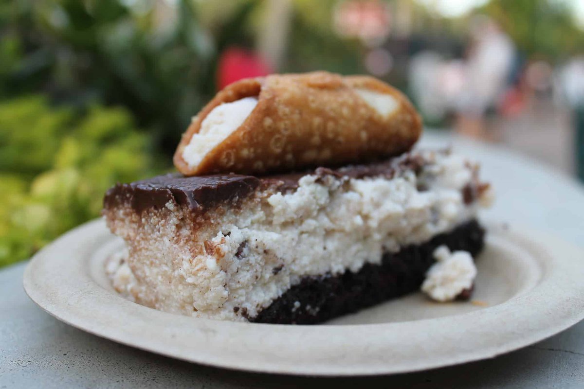 WDWNT's tweet photo. REVIEW: Pizzafari Adds Shrimp Flatbread and Cannoli Cake in Disney's Animal Kingdom
https://t.co/lXSUiidt2p https://t.co/5GrohIrSrC