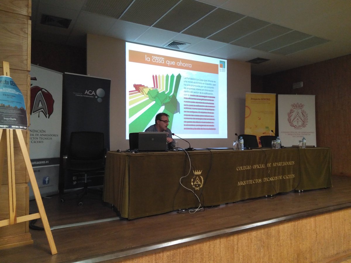 "Una 'Casa Que Ahorra' es aquella que lucha contra el #cambioclimático, la #PobrezaEnergética, es más segura, más confortable y acordé a una economía circular" <a href="/albertgrauteres/">Albert Grau i Terés</a> <a href="/lacasaqueahorra/">La casa que ahorra</a> #Generis <a href="/FBiodiversidad/">Fundación Biodiversidad</a> #empleaverde #Biodiversidad