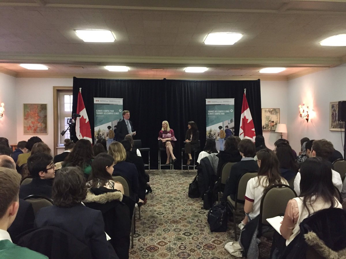 Trinity_College's tweet photo. Trinity’s International Relations Director Prof @jjkirton welcomes Minister @cathmckenna & Dr Ella Kokotsis @g7_rg to important conversation with Trinity & @munkschool students on global priorities on #climatechange & #environment #climatecampus @ec_minister https://t.co/Ii3EIhZpSb