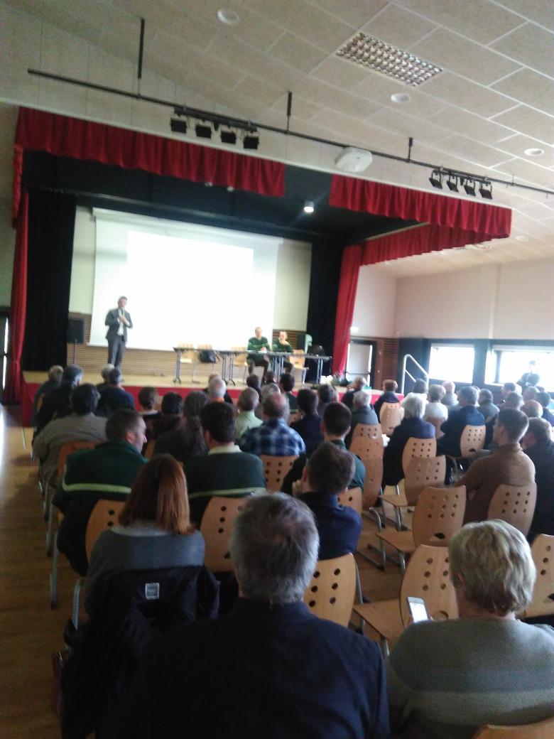 CoforNormandie's tweet photo. Salle comble au comité de massif d'Ecouves, les élus des #communesforestieres présents pour échanger avec l'#ONF https://t.co/xf3tcqyu9I