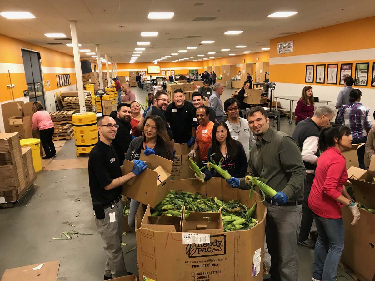 Meriwest's tweet photo. Our employees stopped by @2ndharvest last night to lend a hand! Thank you to the Meriwest team for your tireless commitment to making a difference.
#PeopleHelpingPeople #SHFB #CUInTheCommunity https://t.co/fFYkKdLzis