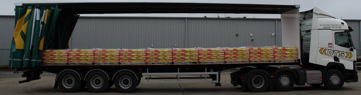 DTSGBUK's tweet photo. The first of our @LDtrailers have arrived, check out these beauties!! #Trailer #NewGear #awesome https://t.co/iqhvGrrAD0