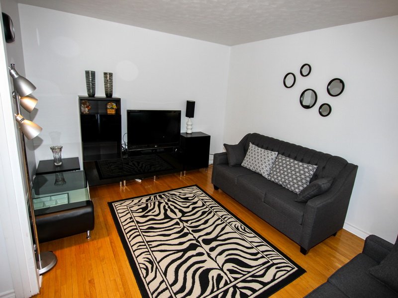 RealTorMarina's tweet photo. 3+2 bedroom bungalow for sale in Toronto, Willowridge-Martingrove-Richview
#RealEstate #HouseForSale #Toronto #Etobicoke #Willowridge #Martingrove #Richview
61 Celestine Dr
Toronto,Ontario M9R3N2
See more:
https://t.co/opqJF5vQWP https://t.co/f2rHCZwYDk