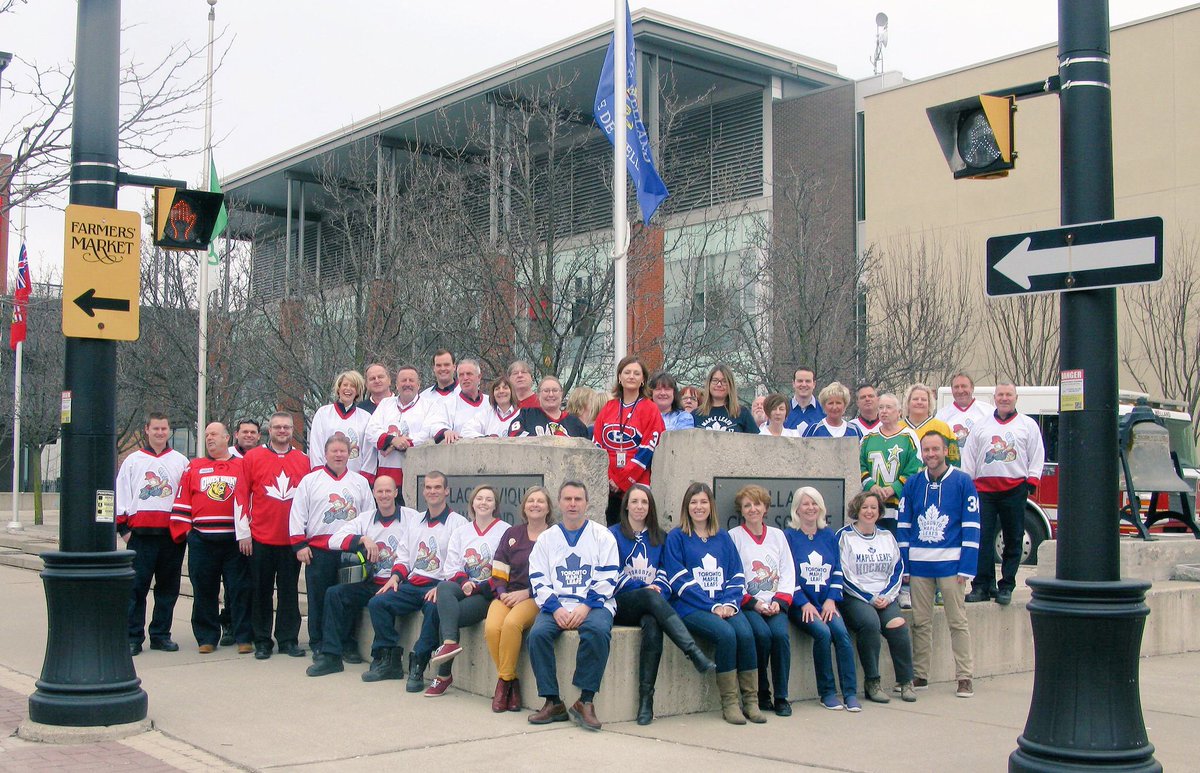 WPFFA_481's tweet photo. Our @Welland Professional Firefighters are showing their support for the @HumboldtBroncos .. we are all thinking of the entire broncos organization, their families &amp; friends #humboldtstrong @myWelland @FCWFES https://t.co/Zdn7zr3EIz