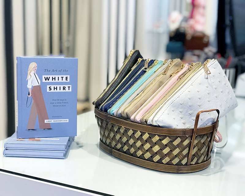 saracampbellLTD's tweet photo. Our basic clutch/crossbodies come in lots of pretty colors for spring. Visit your local Sara Campbell to shop! Locations: https://t.co/o4M3synk3K. XO https://t.co/i6BWe5N3Kj