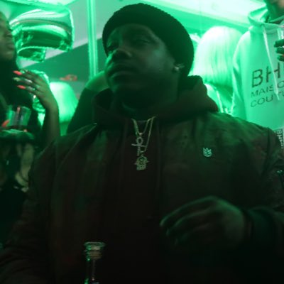 718DyeB's tweet photo. I’m bacc Twitter.Get intuned with the new music,videos and updates I’m bout to soon flood y’all wit #DyeB #TheRealBliccy #RNT #RealNiggaTime 🕛project is on the way 💯💯💯 https://t.co/iETAChtp8C