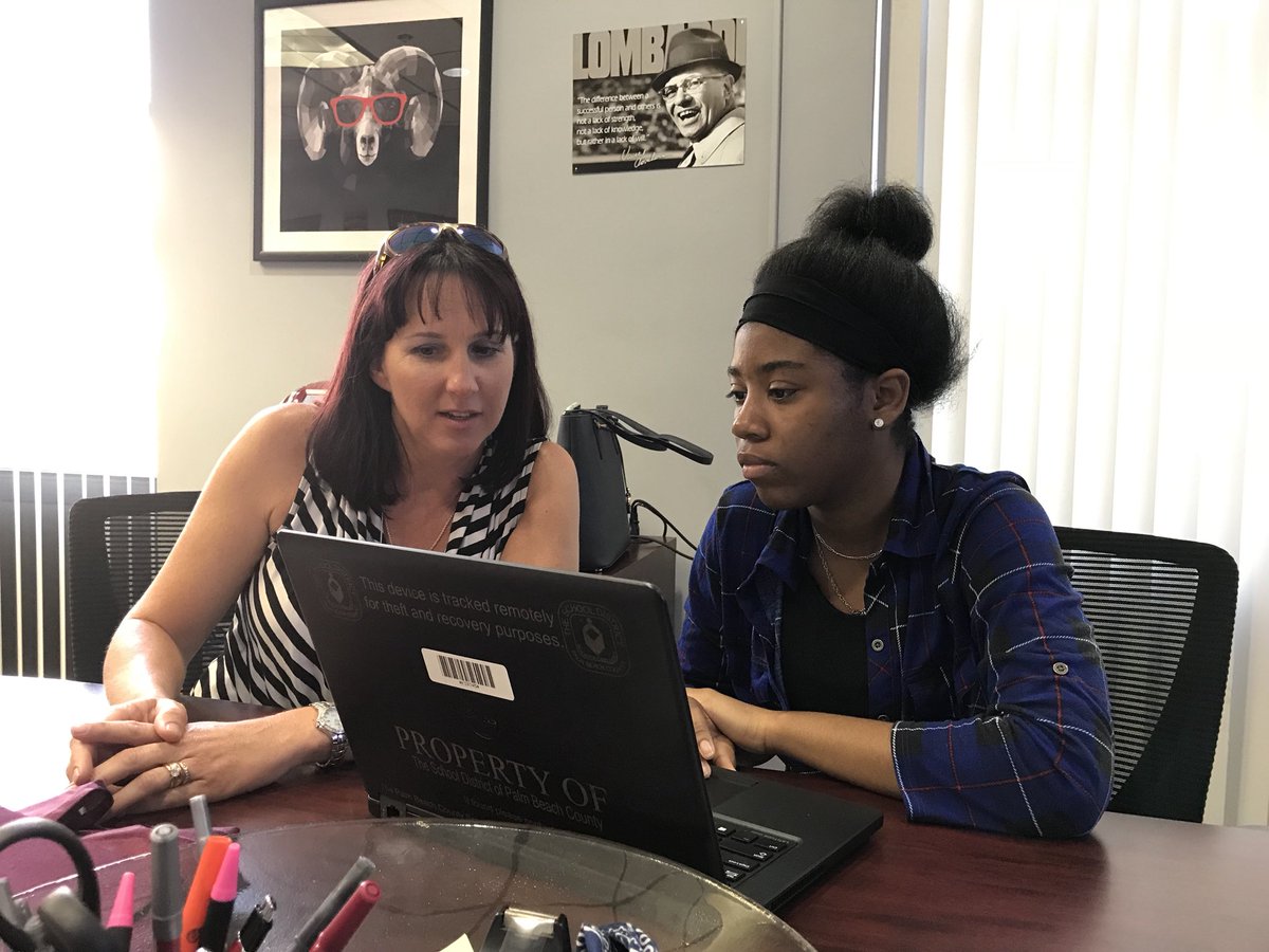 pjdaoust's tweet image. Hear Ye, Hear Ye, the SIS Gateway for Parents and Students is Live at Palm Beach Lakes! @PBSCD @Area4SuptPBCSD @SuptFennoy @MikeBurke_SDPBC #sisforall #makeitcountpbc