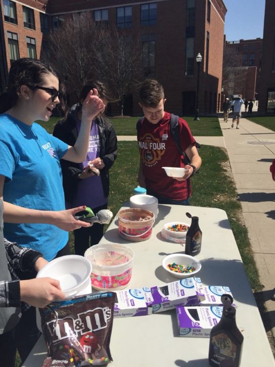 FCOBUndergrad's tweet image. Fisher Spring Festival with the beautiful weather today!