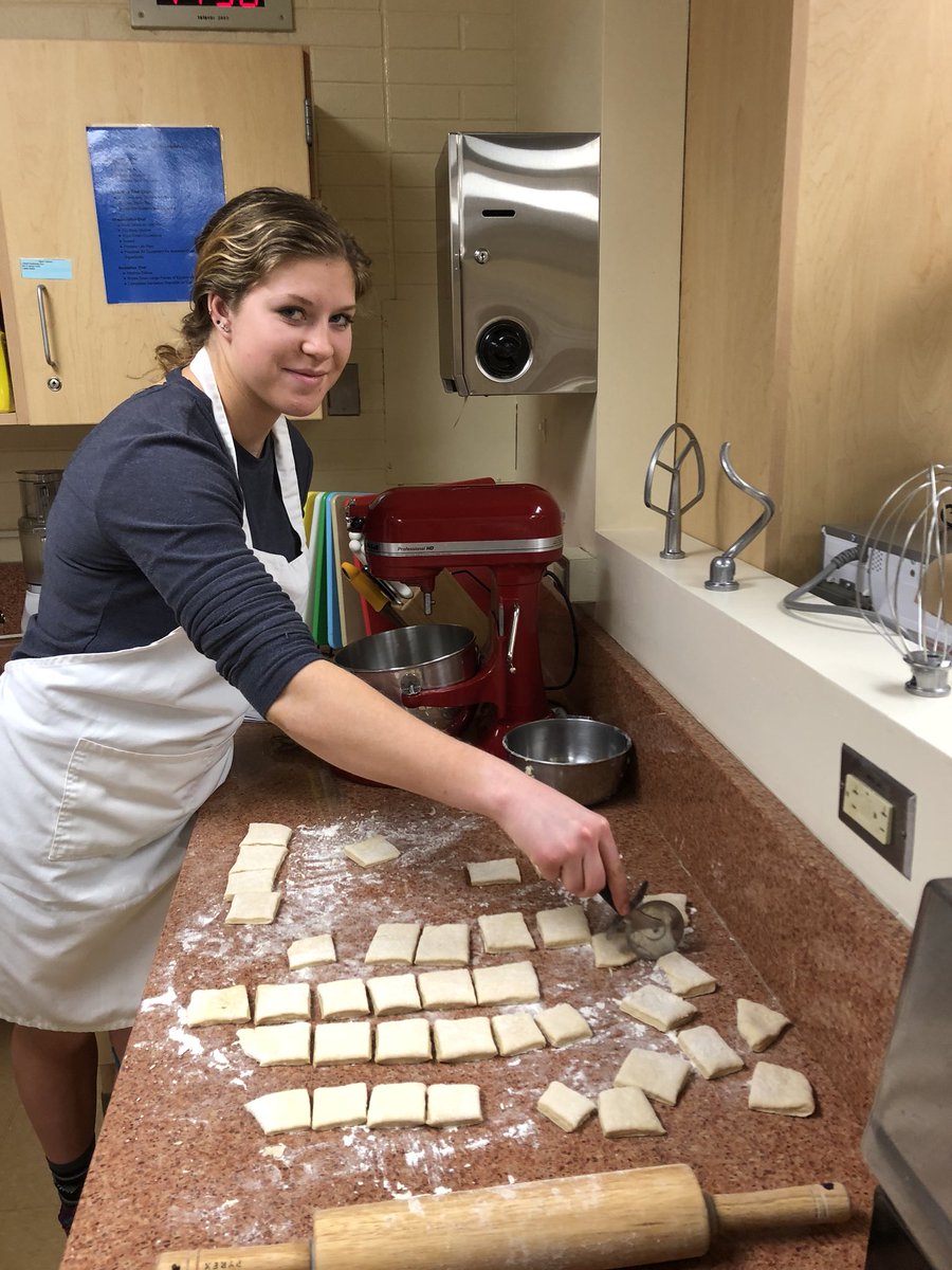 MissSavitski's tweet photo. Beignets may be one of our favorite forms of yeast breads 😍😍😍 #CulinaryArtsII https://t.co/qSsrahzewj