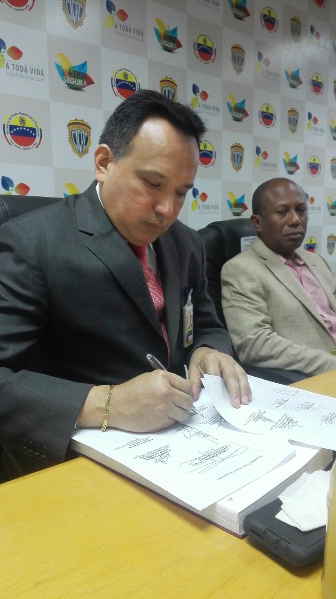 Cicpc379's tweet photo. Com. Gral. @Gervacio11 fue designado como nuevo Jefe de Región Occidental #CICPC @DouglasRicoVzla @PRENSACICPC @CICPCPREVENCION https://t.co/Td7rp57TbS