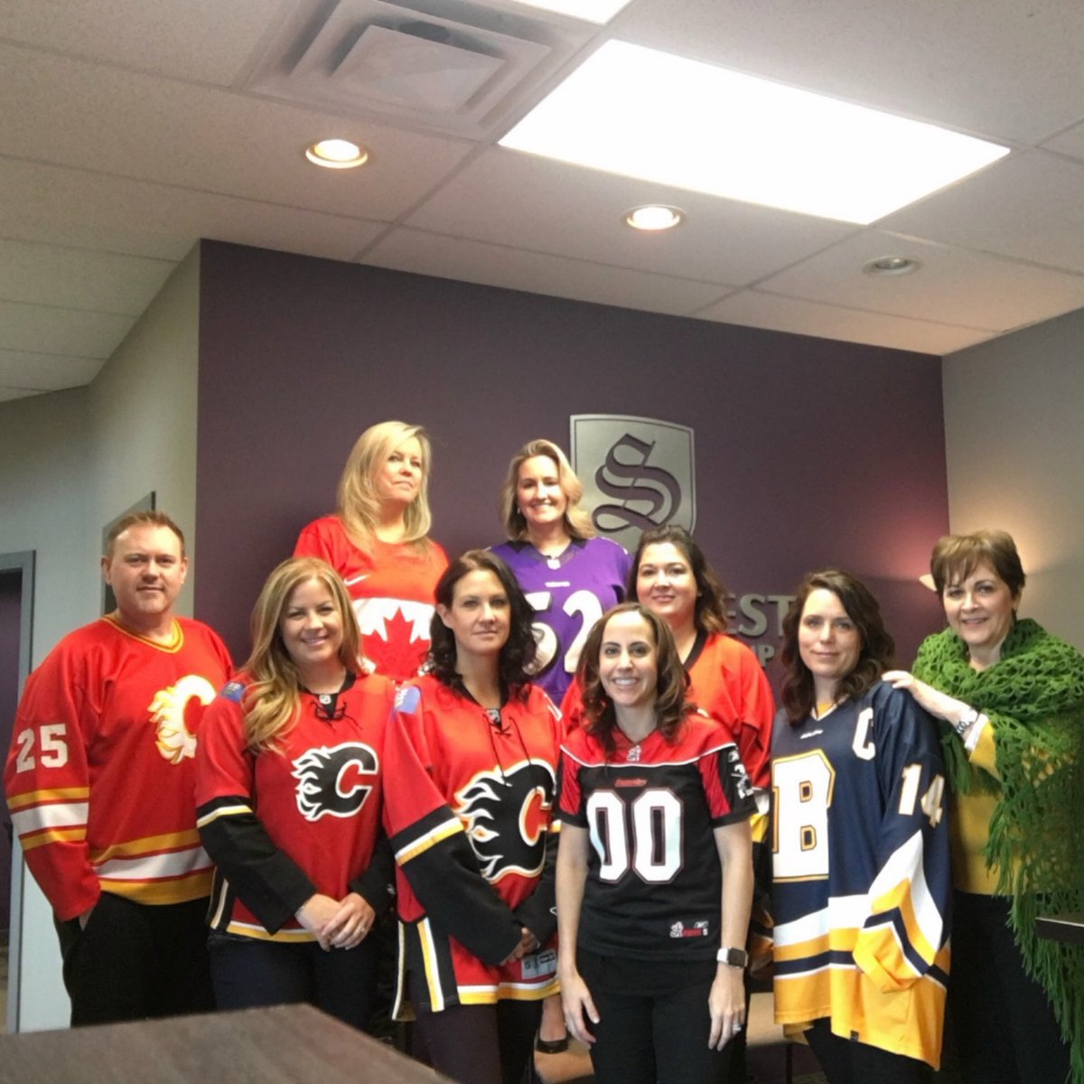 SilvercrestIns1's tweet photo. #jerseysforhumbolt #HumboldtStrong https://t.co/2TsNUy7f6w