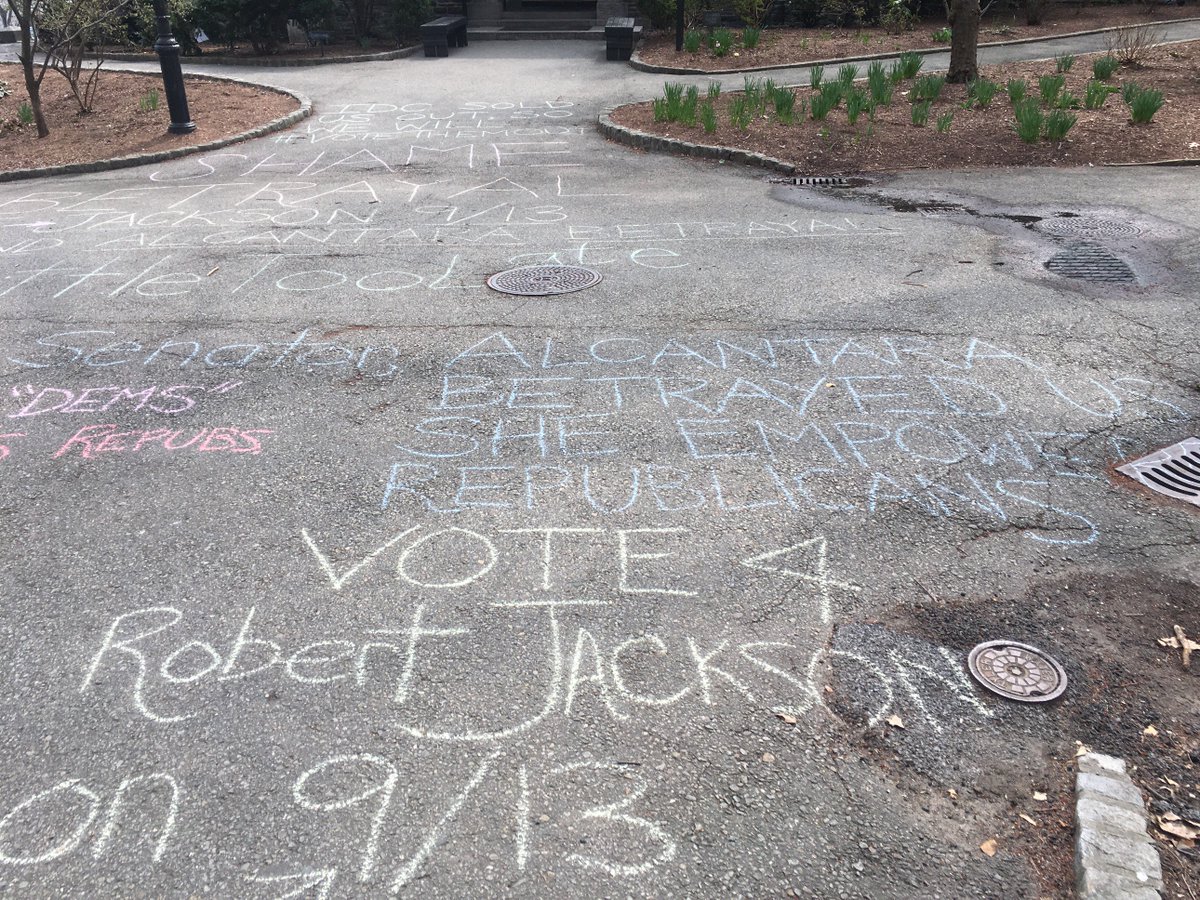 LeadBlueNY's tweet photo. Think the IDC is over? Think again – they're holding a fundraiser tonight! Thanks to @BlueNYNow, we've left a message for them.  🌊🌊🌊
ON SEPT. 13th, WE WILL REMEMBER. #TOOlittleTOOlate #VoteThemOut #noIDCNY @BrianLehrer @AQE_NY @ZephyrTeachout @NYWFP  ✊https://t.co/8kzavD07WX