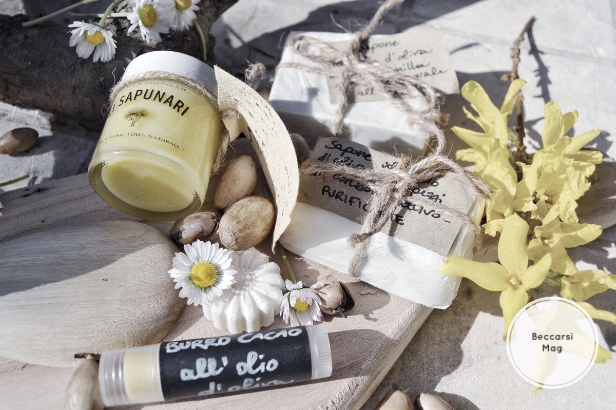 beccarsimag's tweet photo. Ecco qui tutti i prodotti di @lisapunari che ci sono arrivati! Tutti prodotti naturali al 100%, "handmade" e realizzati con materie prime locali 😍 ci sono anche due saponette create proprio come facevano le nostre nonne un tempo 😱 quanto ci piace questo tuffo nel passato ❤️ https://t.co/96XD46Mo2D