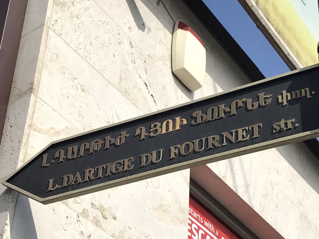 NeuNeu2018's tweet photo. À #Musaler, pour rendre hommage au Vice-Amiral #Dartige du Fournet qui, bravant le feu turc et les ordres, a sauvé 4092 Arméniens du Génocide en septembre 1915 au Musa Dagh. Nos couleurs peuvent flotter fièrement 🇫🇷🇦🇲 via @JonathanLacote @MarineNationale https://t.co/ZVF1zT73mi