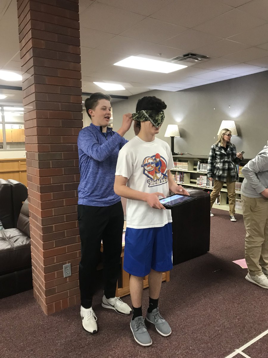 Srta_Butler1's tweet photo. My students enjoyed using the spheros to practice their direction vocab in Spanish! @monarchsread @PLHS_TAT @evonnagy https://t.co/uWfW4LUG0J