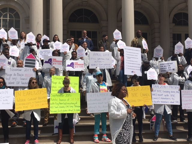 TAGTeam_Tweets's tweet photo. @NYCMayor Listen to your Health Commissioner an doctors: release study on #SupervisedInjectionFacilities &amp; commit to opening #SaferConsumptionSpaces to #EndOverdoseNY and end #HIV #HCV in NY! Treatment Action Group (TAG), @VOCALNewYork @housingworks https://t.co/LRK1OLALTt