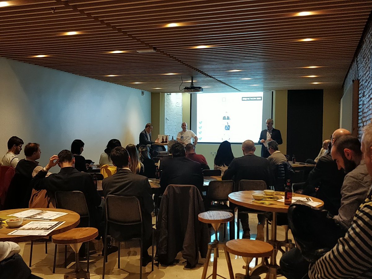 Gotha229a0's tweet image. #22afterwork event at #bcombinator, great place to grow your #startup