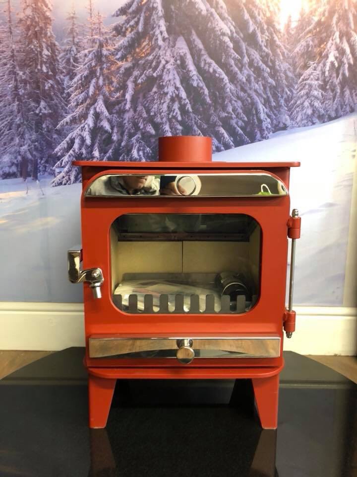 DentonStoves's tweet photo. 4.5 kw firestorm multi fuel stove. Can choose these stoves in 6 different colours. These stoves have a impressive 82.3 efficiency rating. 7 year warranty 🔥🔥 https://t.co/vymmC0WrgR
