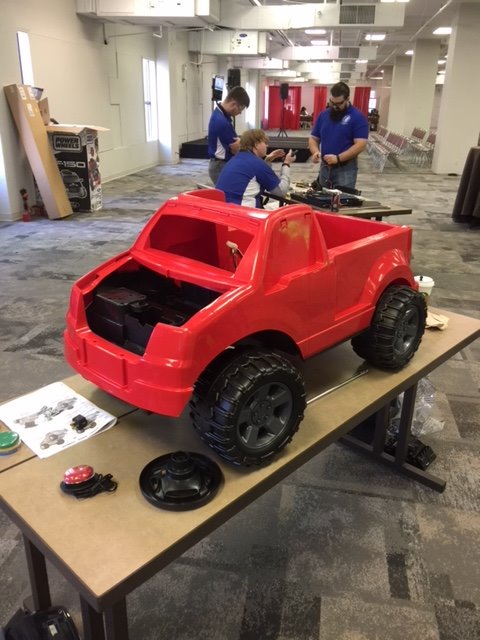 waOSPI_CTE's tweet photo. Students at @ITEEA Conference doing amazing work on gobabygo cars where they take kids toy electric cars and turn them into usable vehicles for students with disabilities! #STEM #STEAM #WAScience #IAmCTE #WAedu https://t.co/AVFKXp1v1e