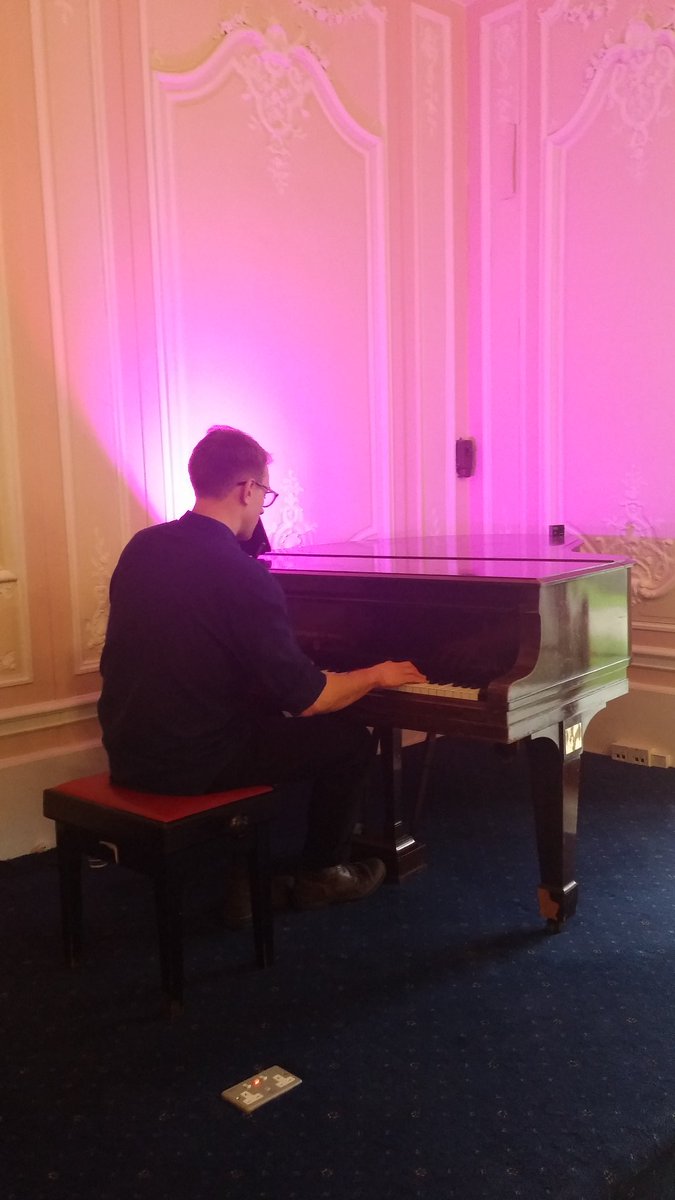 AluminatiNG's tweet photo. Soothing sounds of pianist @LukeGajdus following the end of the day one sessions for the #2018MPC #networking drinks reception & dinner https://t.co/FDgGfFW9pC