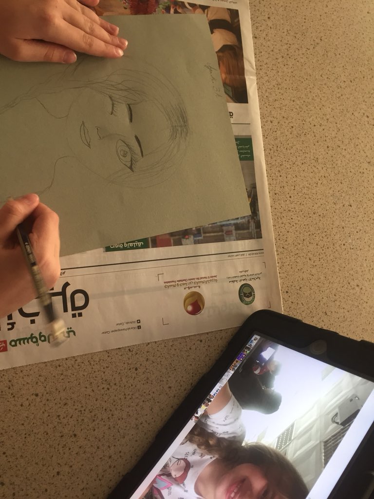 Kelli_Cody's tweet photo. Much happening in the art studio @ACSintschools #Doha today gr3=charcoal, KG=reusing materials, and #IBDPVA quite a mix https://t.co/NMwbhyRNsR