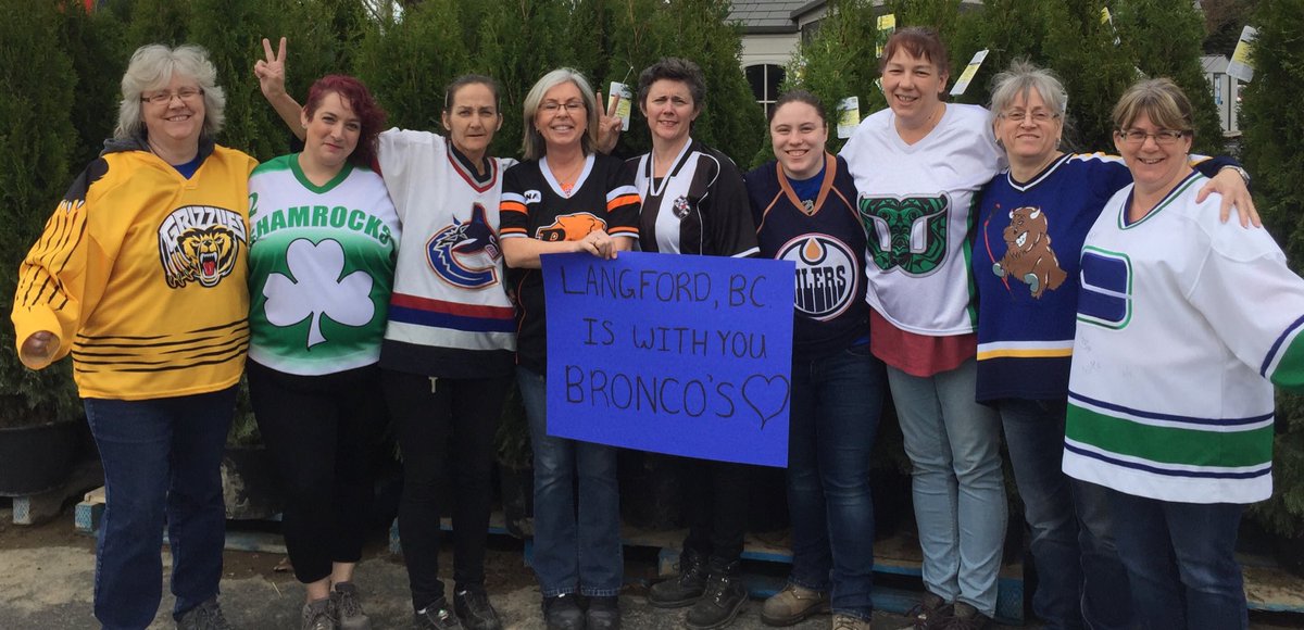 TryonNicole's tweet image. #JerseyForHumboldt Our thoughts are with you all the way over on Canada’s west coast-