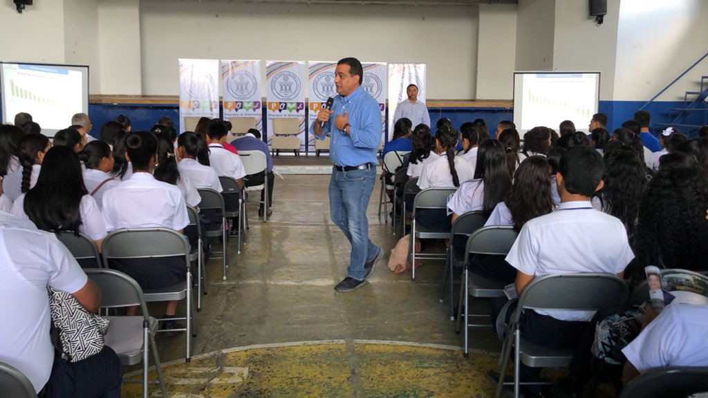 c3diferente's tweet photo. Desde Colón felicitamos a @Mitradel @LE_CarlesR por el Programa de Orientación Vocacional y Empleo #POVE hoy en Colegio Daniel Octavio Crespo en Bugaba, Chiriquí ¡Los esperamos pronto acá en el C3! 👌🏾 https://t.co/wDXkLYYe9M