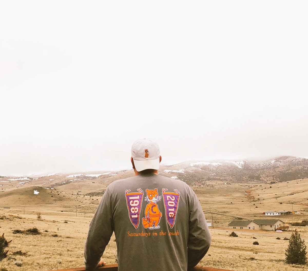 can’t see the Mountains because of the snow. Repping my Tigers today in Montana <a href="/MHFrankLtd/">M.H. Frank, Ltd.</a> #GoTigers #EnnisMontana