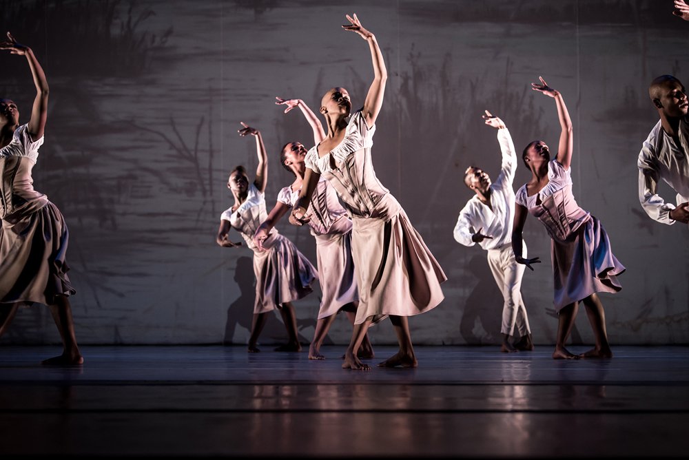 TONIGHT at The Wallis: Opening Night of @dadamasilo's GISELLE! We are thrilled to have this incredible artist and company here for this groundbreaking production. Three performances only! Don't miss it. Tickets: ow.ly/Pd6150h38q3 #TheWallisGiselle