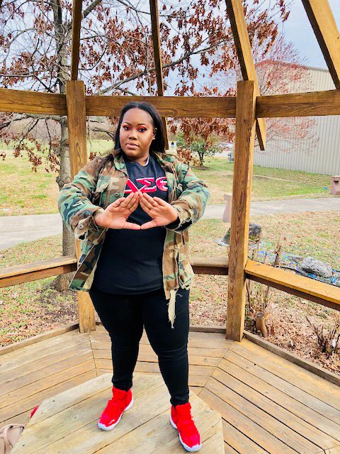 theGPSshow's tweet photo. I can finally have my sister back 😫 So proud of her!!! ♥️ #DST #CodeR3D #Spring18 https://t.co/ngGwjP1W2T