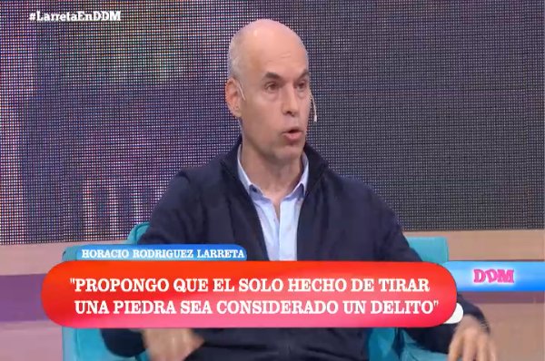 lodemarianaok's tweet photo. "Propongo que el solo hecho de tirar una piedra sea considerado un delito" - #LarretaEnDDM https://t.co/bUD2GUwRqT
