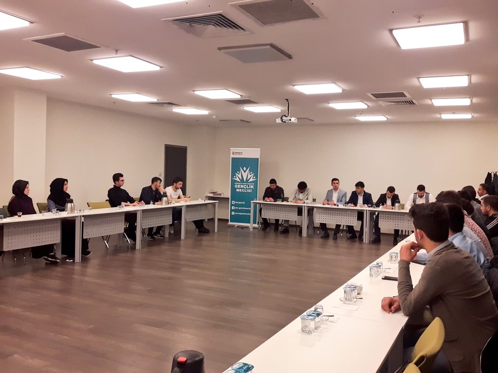 Ümraniye Gençlik Meclisi Kent Konseyi olarak yönetim toplantımızı gerçekleştiriyoruz.