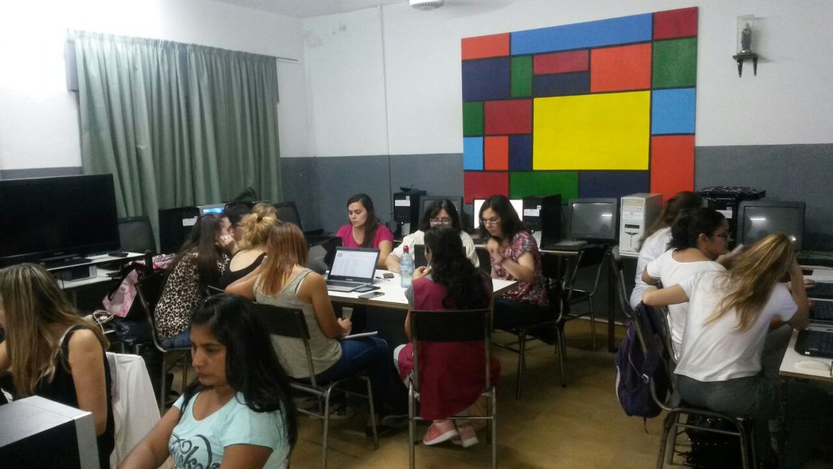 jorgesastre35's tweet photo. #ADCD @CCRTIC Clase N° 4, produciendo contenidos multimediales..."Curso Actualización Docente en Contenidos Digitales" Isla Verde https://t.co/WnV7HEkJjf