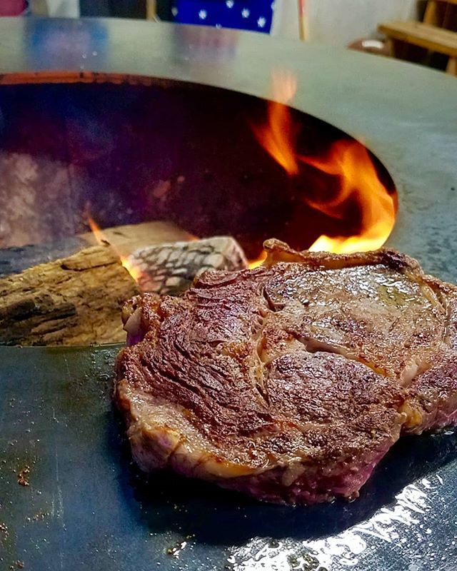 GrillinFool's tweet photo. The inaugural cook on my @ofyr_usa The flavor crust is absolutely astonishing. It's like cooking on a 3+ foot wide cast iron pan (and it weighs as much as a pan that size #WellMade)
👍
#OfyrPartner #TeamOfry
👍
👍👍
👍👍👍
#ofyrgrills #Ofyr #Grill #Gril… https://t.co/wzhkLAykLx https://t.co/qQwPTippcT