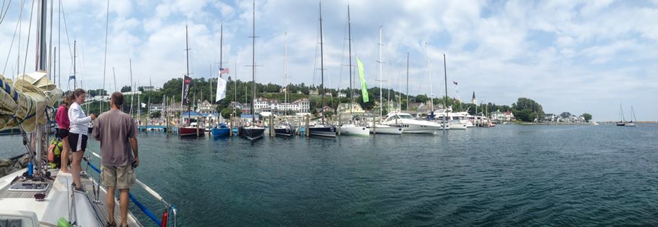 whitecapsmarine's tweet photo. 100 days to the start of the @RacetoMackinac Can't wait for this view! Are you going &amp; who are you sailing with? Tell us in the comments! 📸 @jennvirskus (who will be racing on THIS boat, Troubadour USA 10—stop by and say hi!) #sailingfirst #cycrtm https://t.co/lLdWql654M