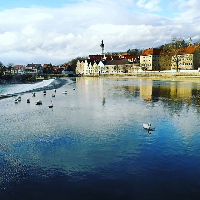 FreddoLife's tweet photo. Reposting @silviuz87:
#landsbergamlech #romantischestraße #germany #münchen #photographyislifee #photography #photographylover #likeforlike #instatravel #travelmemories #lifeofexploring #travelingram #travelgram #travelstories #passionpassport #travelgo #naturephotography https://t.co/oXsf80Cc3a