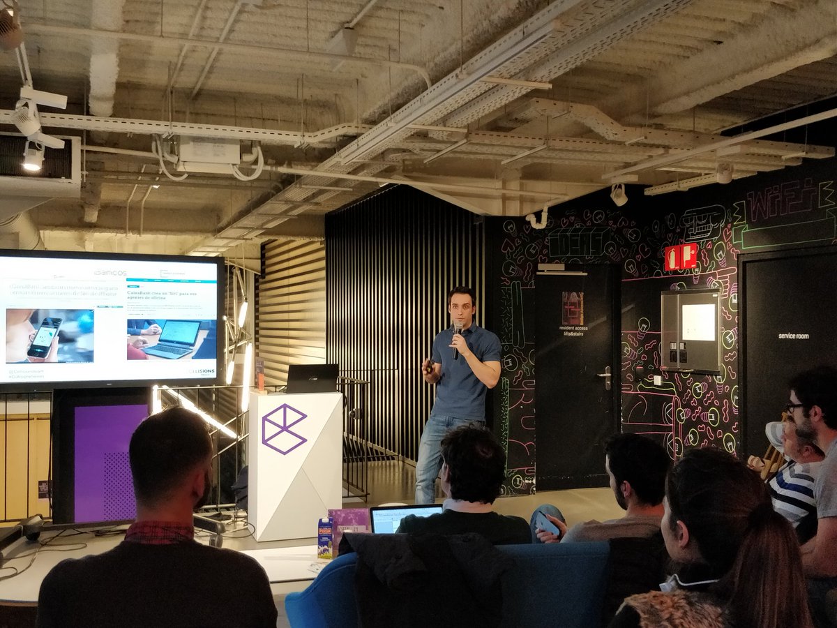_mariaisla's tweet photo. El crack de @MSodupe_ explicando en @CampusMadrid cómo podemos ganar dinero con los asistentes virtuales #VUI #Collisionstrends #tech #meetuo #business #negocio https://t.co/ZDiyllPHLP