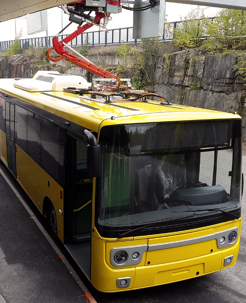 #FutureMobility aus dem Jahr 2016 – #Elektrobus Tagesreichweiten-König Turku begrüßt Berlin im Kreis der #Gelegenheitslader 🎉 <a href="/BVG_Kampagne/">Weil wir dich lieben</a> <a href="/BVG_Bus/">BVG Bus</a> #opportunitycharging #intelligentemobility #backtothefuture #thetimeisnow