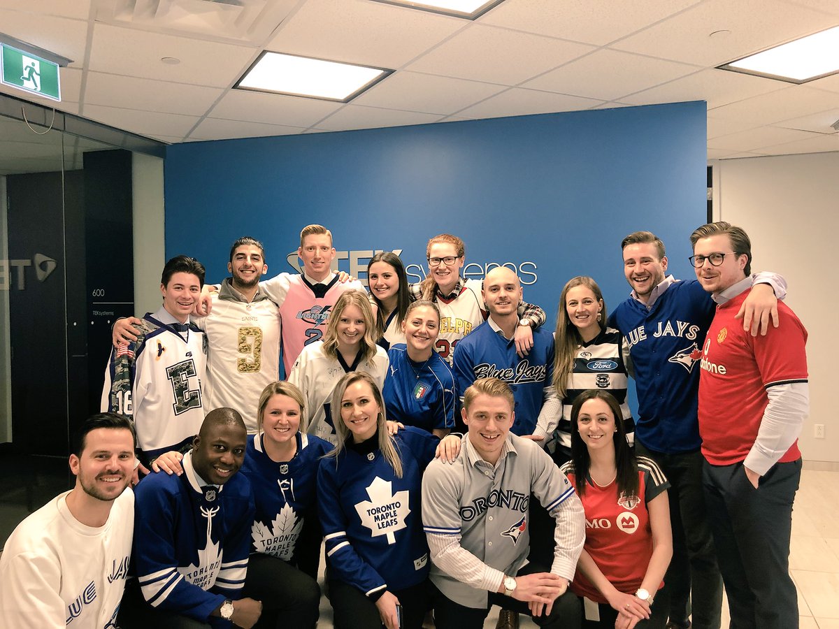 AlexMarkovich04's tweet photo. When your country comes together for Humboldt.  Proud to be Canadian!#JerseysForHumboldt #teksystems #the6ix https://t.co/GvTdbo4SJr