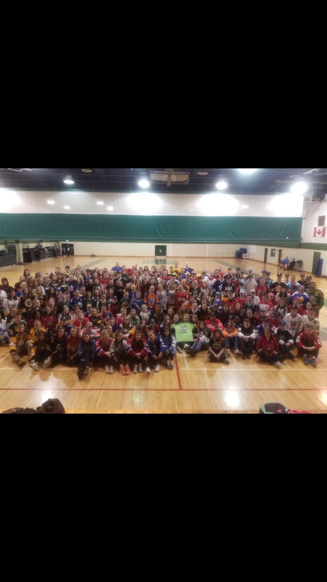 MCHSstudents's tweet photo. #humboldtsrong thanks to everyone who showed their support and participated today💚💛 #weareone https://t.co/xgAMMN3q0d