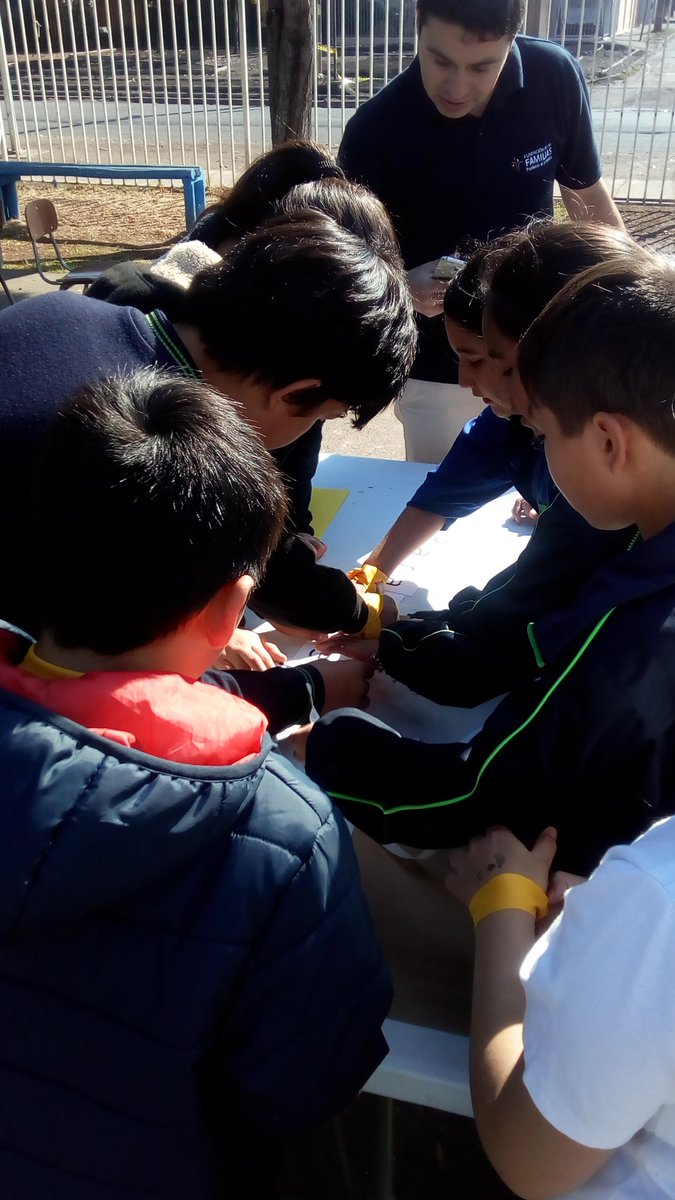 CuricoFunfa's tweet photo. Busqueda del tesoro conocimiento y entretencion con niñ@s de colegio QUILLAY y escuela CONQUISTADORES de Curico https://t.co/c3VOl3tLJu
