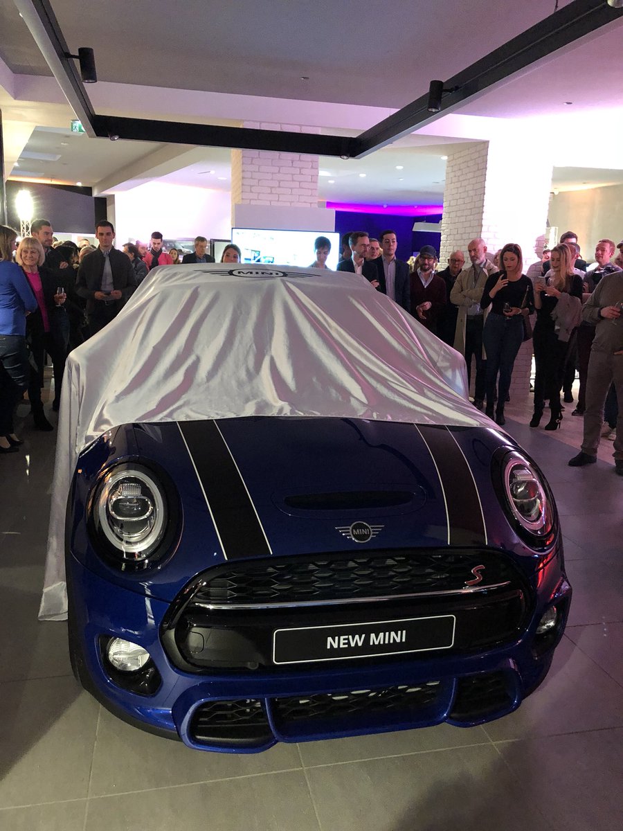 cyril's tweet photo. Lancement officiel #MINILCI et #MINICabrio #MINIParis #minilovesparis https://t.co/8zz8jl6MdC
