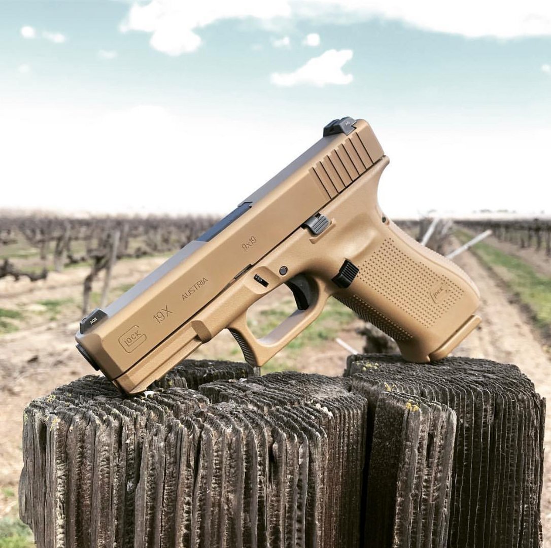 GLOCKInc's tweet image. Which GLOCK makes you feel the most confident? #ThursdayThoughts 
Photo by Edwin Sarkissian