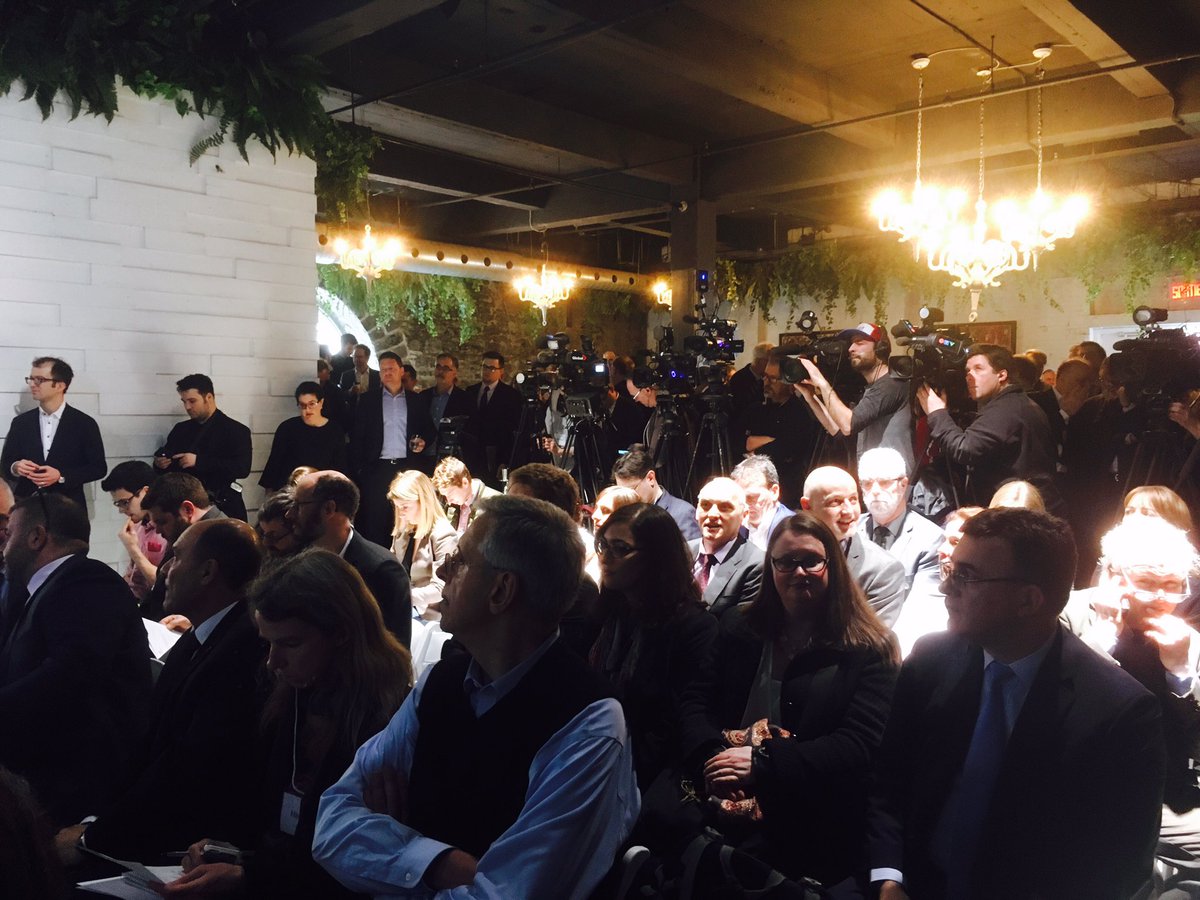 REMgrandmtl's tweet photo. Une salle remplie pour le début de la construction du #REM. Partenaires, médias et employés sont présents.
/
A packed house, including partners, journalists, and project office/consortium staff, all eager to hear speeches and officially kick off the construction.
#prioritéTC https://t.co/Cn3JyF0UWH
