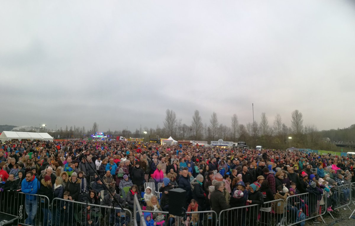 AmyMetcalfeIM's tweet image. Around 7000 people have turned out to see #ManEngine for the after darker performance tonight!