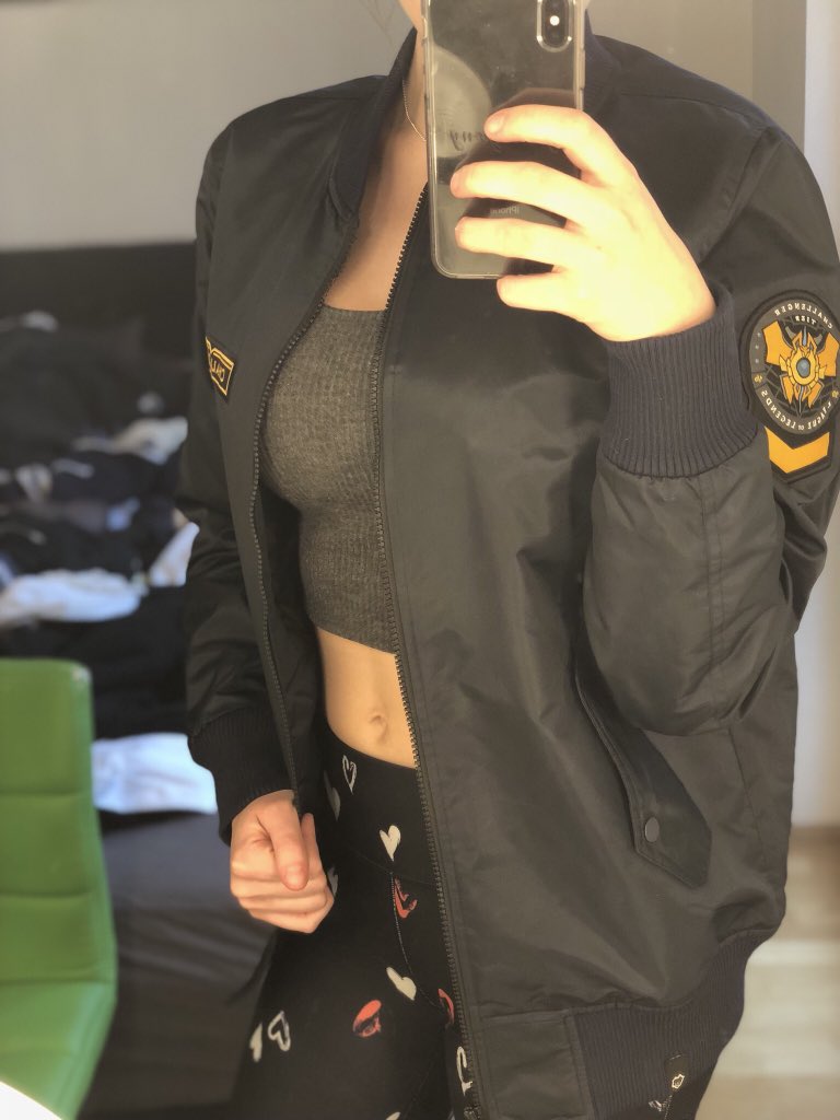 Zauberpony on X: Anyone interested in a Season 6 Challenger Jacket? Slide  into my DMs 😉 Size S -> fits like a regular Medium for Men.  #LeagueOfLegends  / X