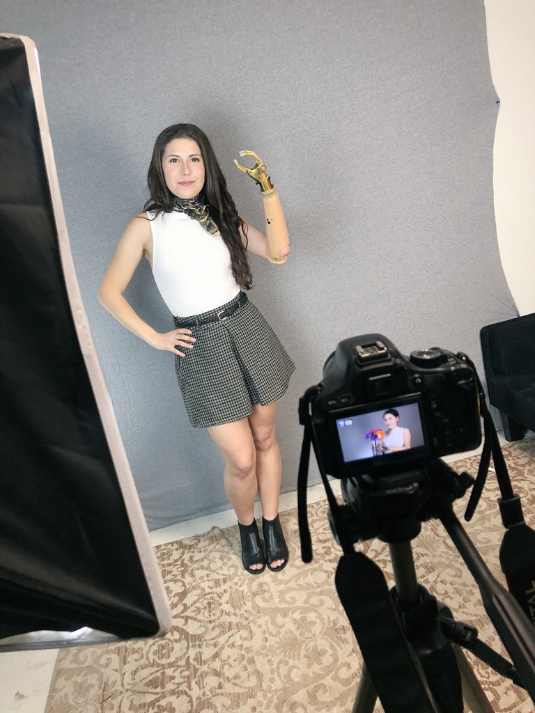 aannggeellll's tweet image. Today I did a 1970s period piece film audition - so I had to bust out the 70s style prosthesis ¯\_(ツ)_, #BionicActress